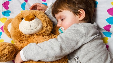 Faire dormir l enfant dans son lit Minutefacile com