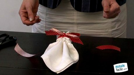 Technique De Pliage D Une Serviette De Table Minutefacile Com