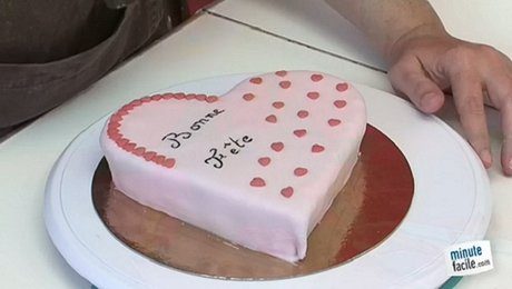 Gateau En Forme De Coeur Minutefacile Com