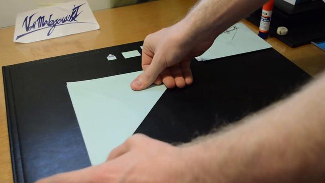 Pliez le papier suivant sa diagonale