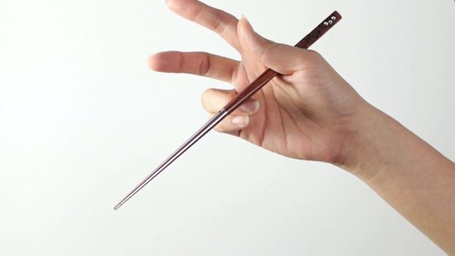 Comment Tenir Correctement Des Baguettes Chinoises Minutefacile Com