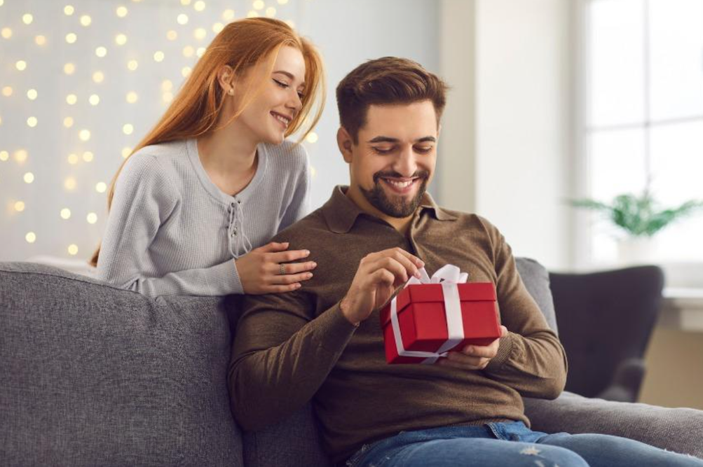 5 idées de cadeaux à offrir à votre compagnon pour Noël - Minute Facile